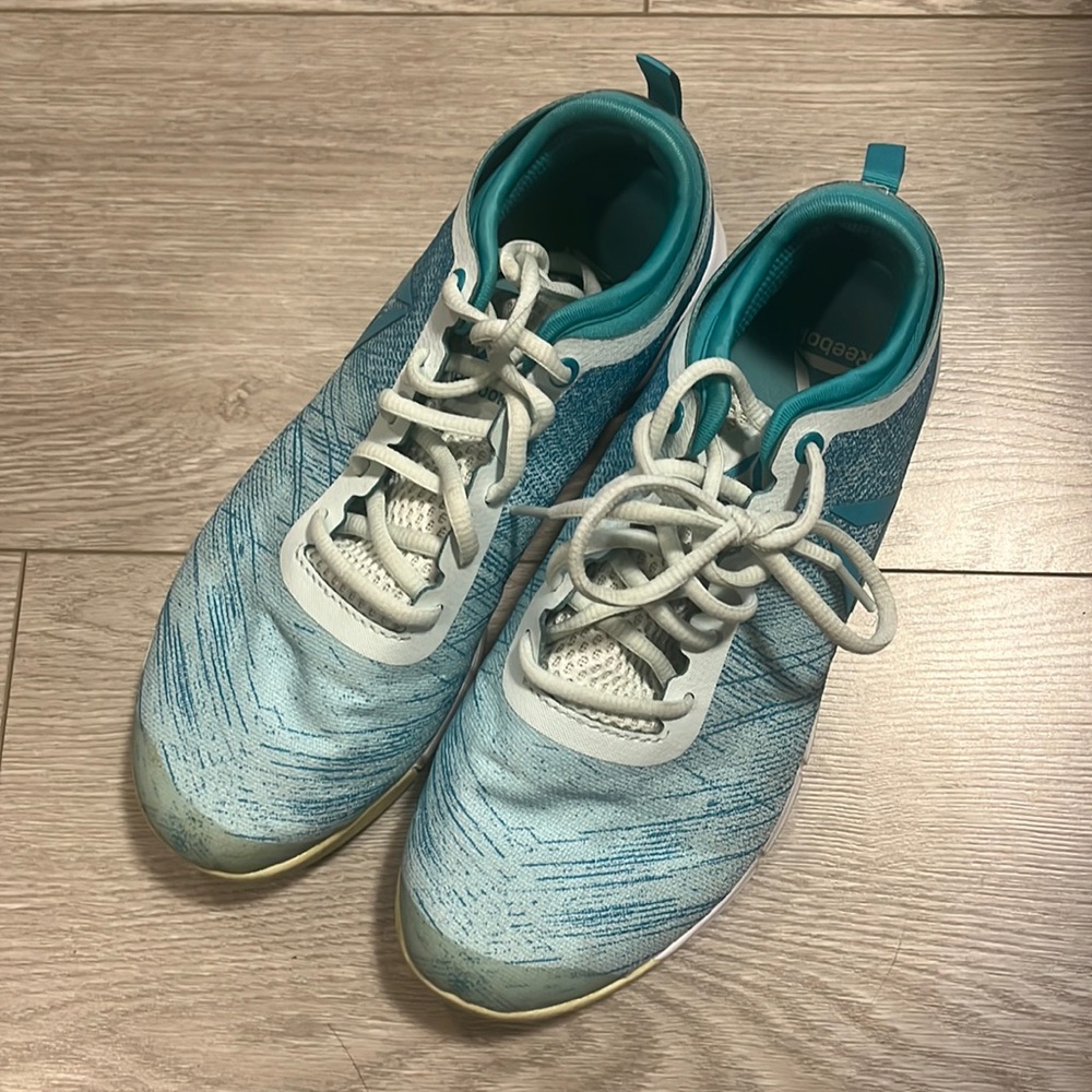 Reebok size 7 US